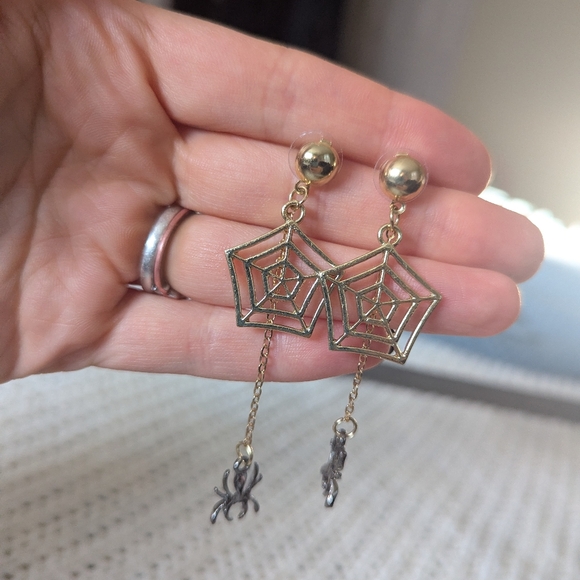 Spiderweb Spider Dangle Earrings Gothic Halloween Witch 3" - Picture 6 of 8